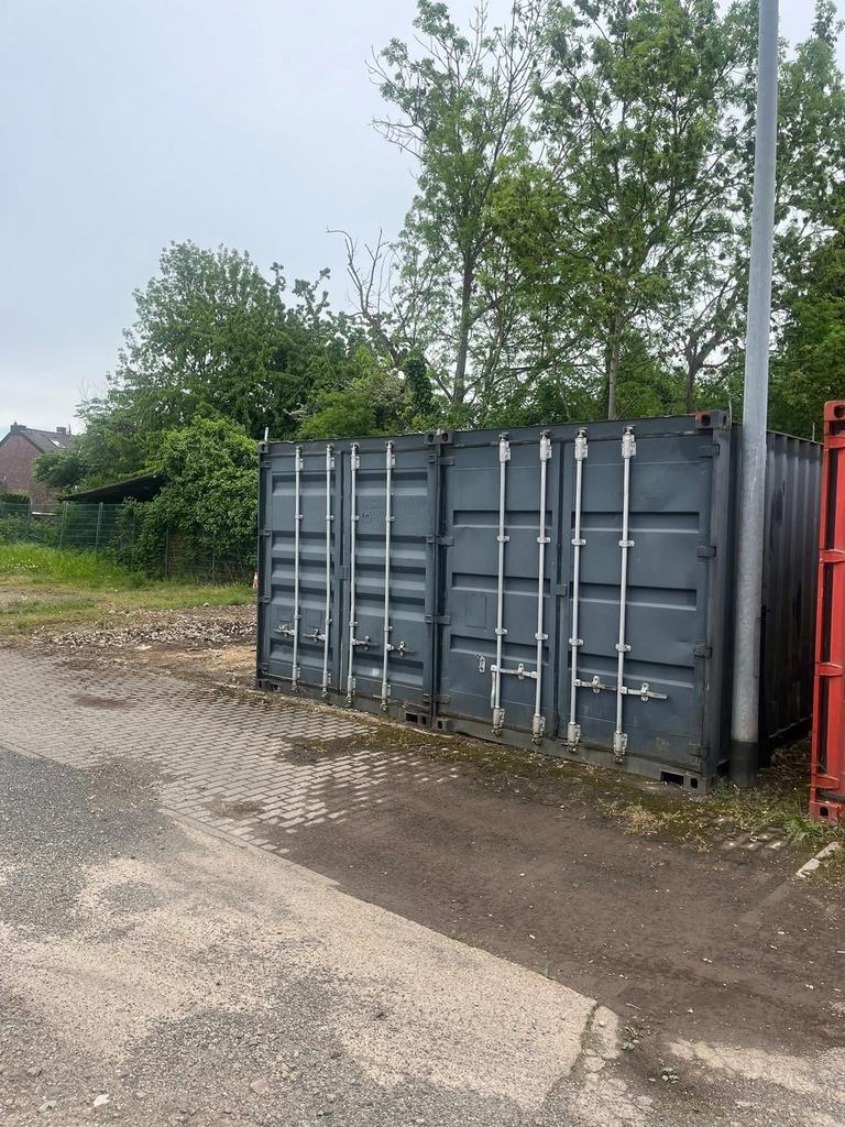 2 container maat 6x2,43 geen lekkage., Ophalen