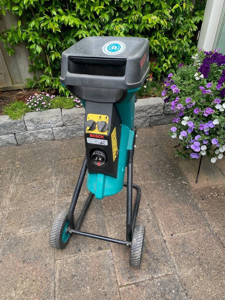 Versnipperaar- tuinhakselaar Bosch AXT 1600 HP, Tuin en Terras, Hakselaars, Ophalen, Gebruikt, Elektrisch, Bosch