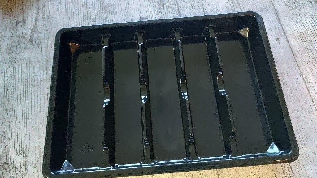 5-vaks schalen zwart kunststof voor bv. Barbeque vlees, Ophalen