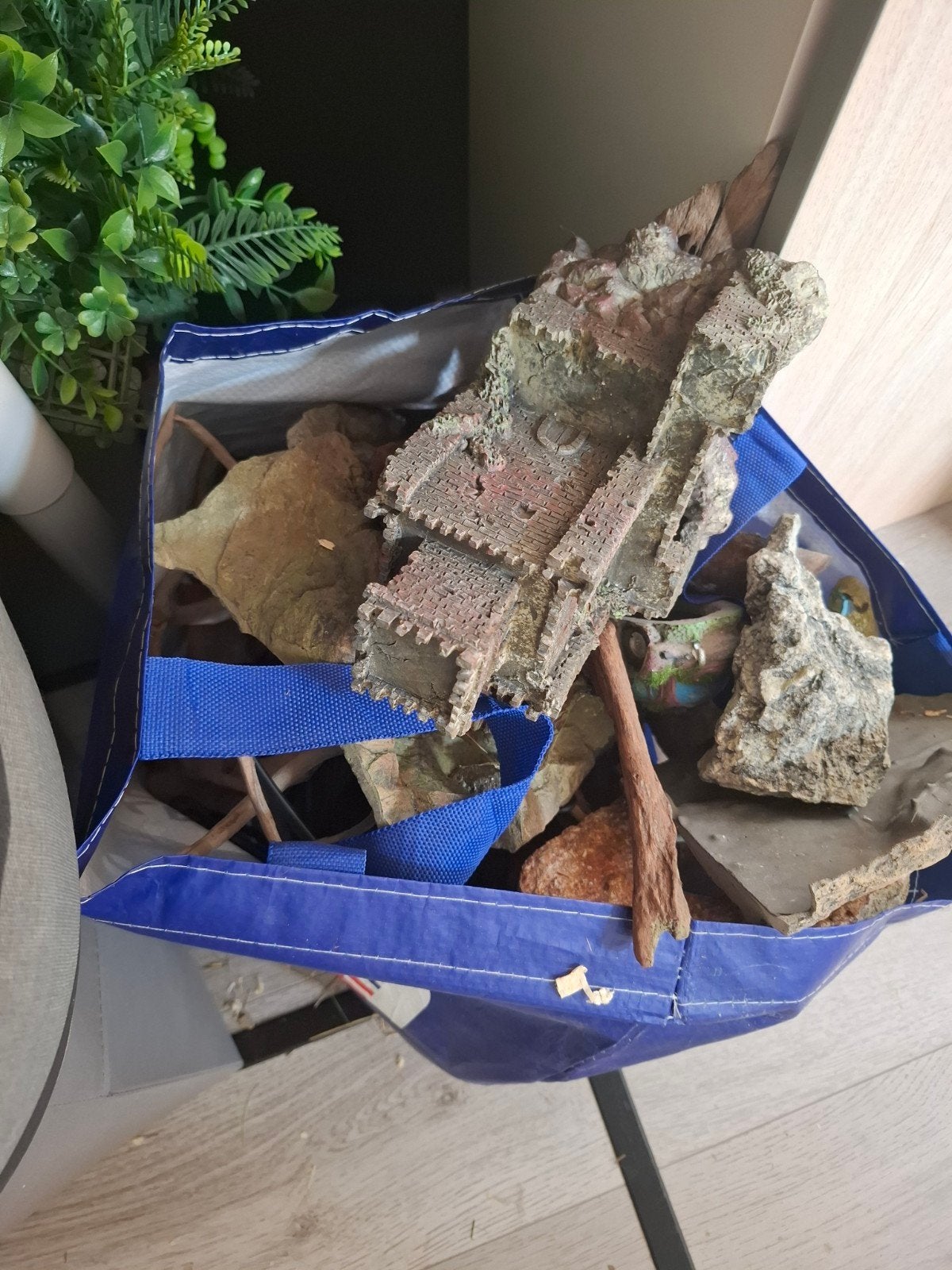 Tas vol met aquarium decoratie. Bieden!, Ophalen of Verzenden