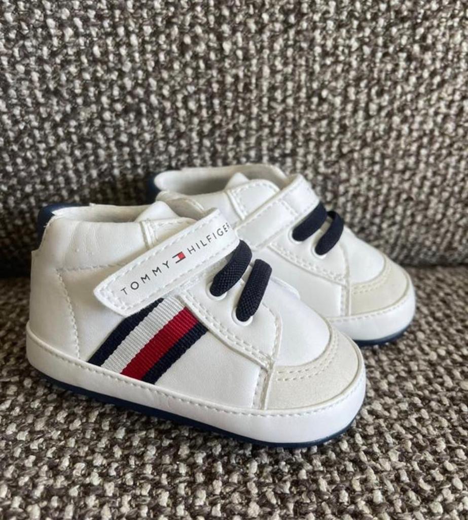 Nieuwe Tommy Hilfiger babyschoentjes maat 18, Ophalen of Verzenden, Nieuw, Jongetje of Meisje, Schoentjes