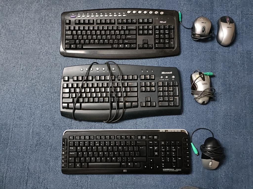 3 verschillende computer toetsenborden., Computers en Software, Toetsenborden, Gebruikt, Toetsenbord en muis-set, Ophalen of Verzenden