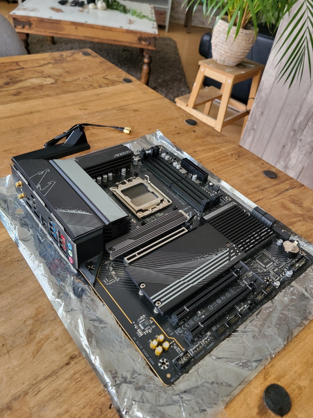 Gigabyte B650 Aorus Elite AX v1.0, Computers en Software, Moederborden, Ophalen of Verzenden, Zo goed als nieuw, ATX, DDR5