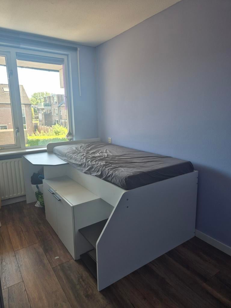 Eenpersoonsbed 90x200 met bureau en opbergruimte, Huis en Inrichting, Slaapkamer | Bedden, Zo goed als nieuw, Eenpersoons, 90 cm