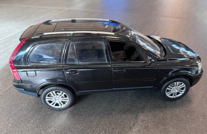 Powco Volvo XC90 2007 1:18, Ophalen of Verzenden, Zo goed als nieuw, Auto, Overige merken