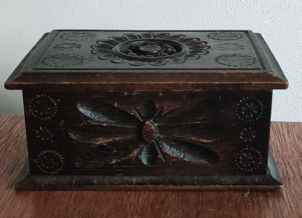 Bewerkt houten kistje met deksel, Antiek en Kunst, Ophalen of Verzenden
