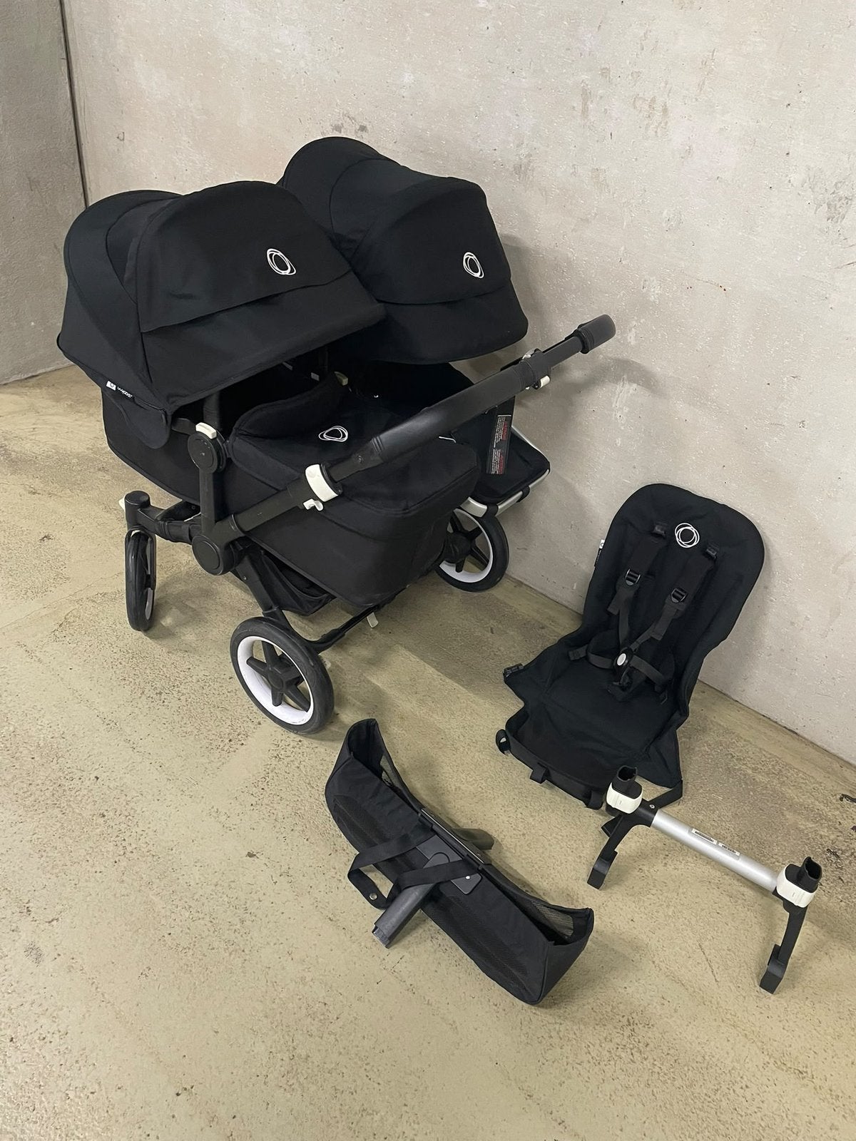 Bugaboo donkey duo zwart, Support@bugaboo.com, Gebruikt, Paasheuvelweg 9a 1105 Be Amsterdam Nederland, Bugaboo