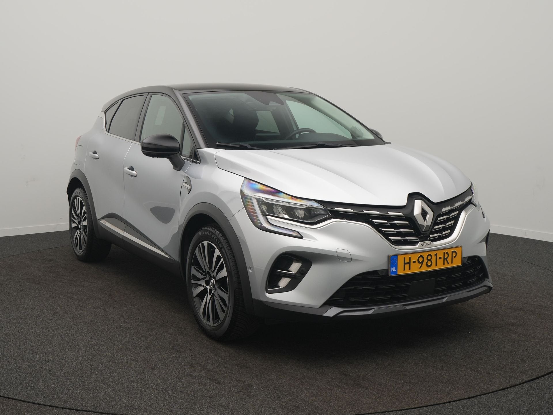 Renault Captur TCe 155 EDC Initiale Paris - RIJKLAARPRIJS -, 12 maanden, Gebruikt, 4 cilinders, Bedrijf