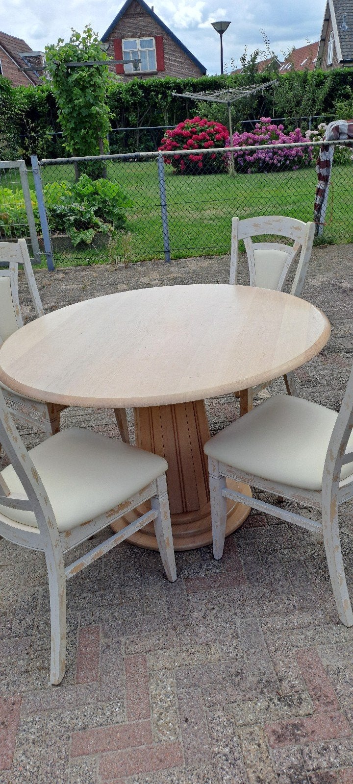 mooie ronde tafel, Ophalen, Rond, Zo goed als nieuw, Vier personen