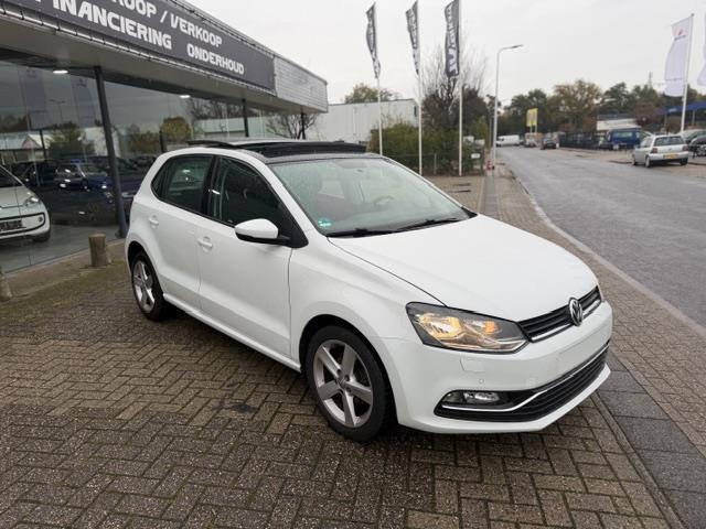 Volkswagen Polo 1.2 TSI Highline Pano/Navi/Stoelver/PDC/LMV, Auto's, Stof, Gebruikt, Zwart, Wit