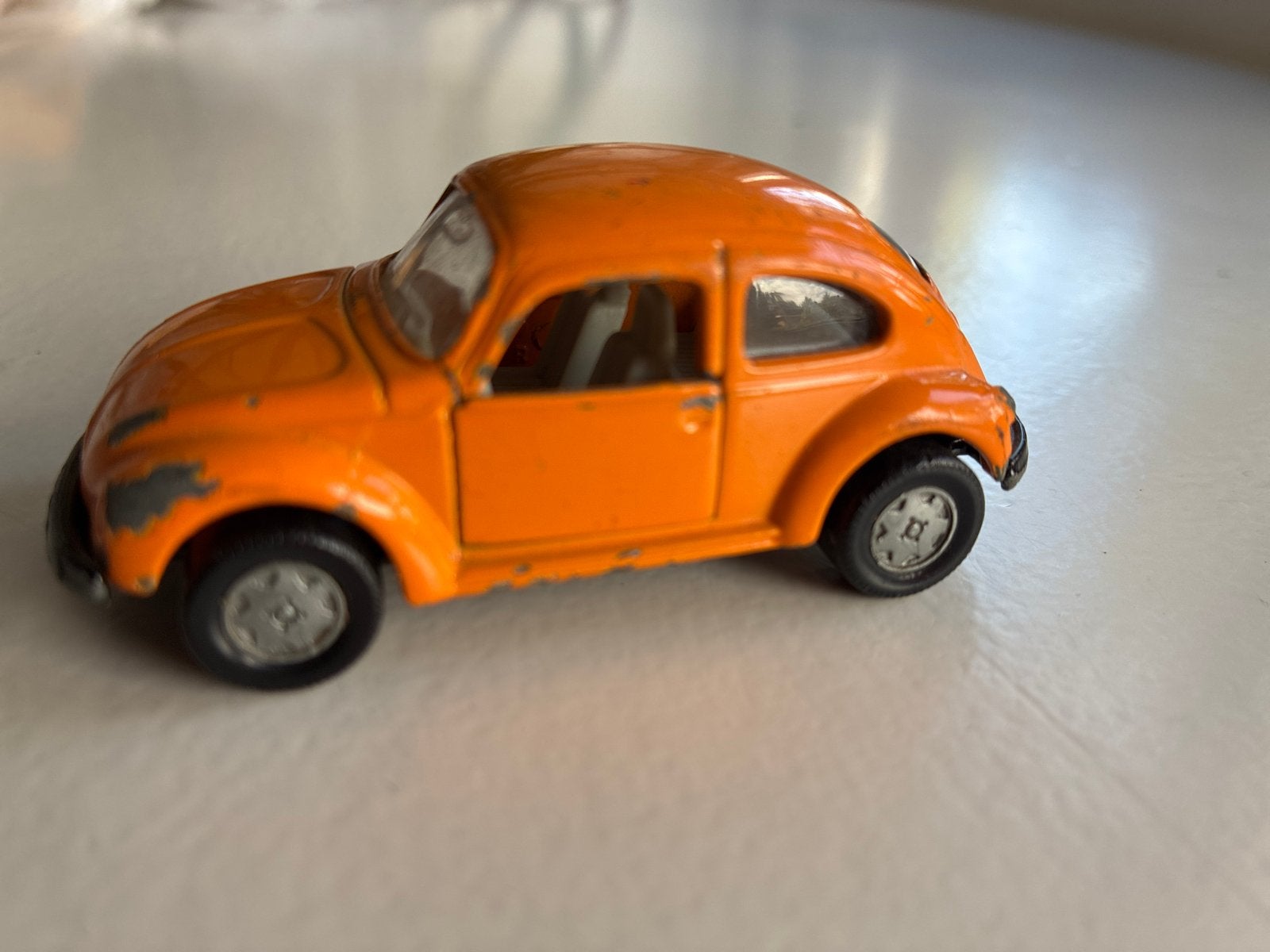 Oranje Volkswagen Kever Speelgoedauto 1977, Ophalen of Verzenden, Gebruikt