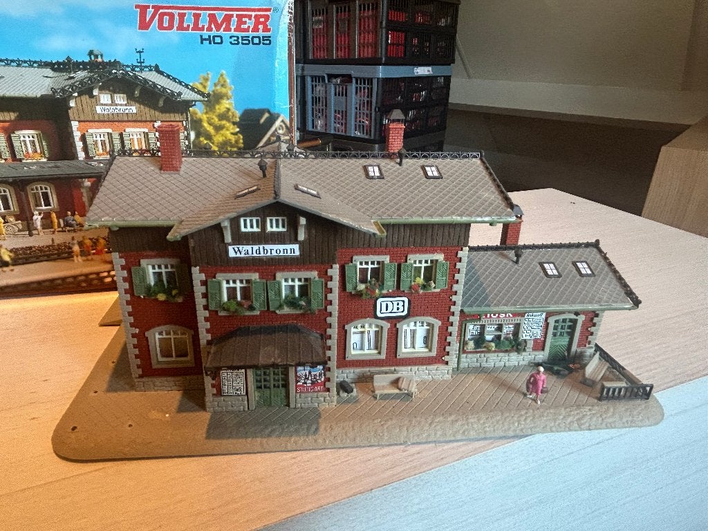 VOLLMER H0 3505 Station Waldbrunn, Ophalen of Verzenden, Gebruikt, 1:50 tot 1:144