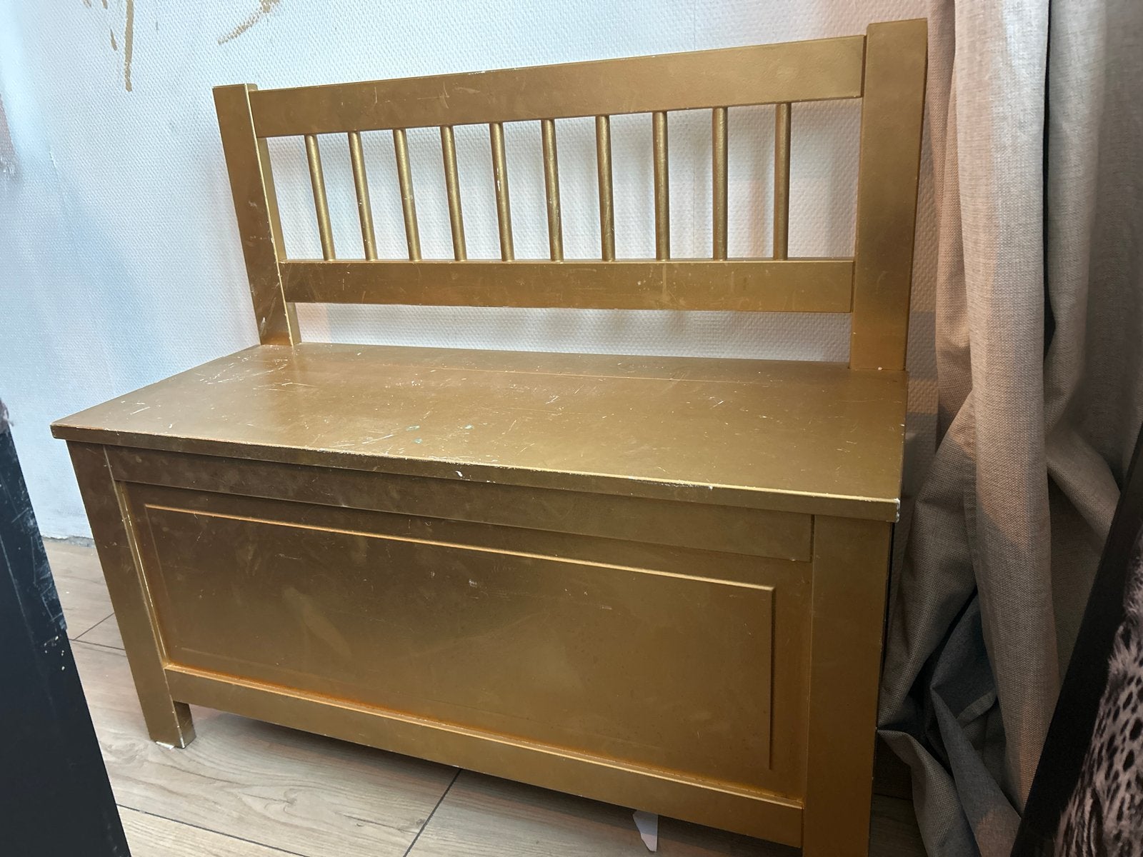 Gouden opbergbankje met rugleuning, Ophalen, Gebruikt
