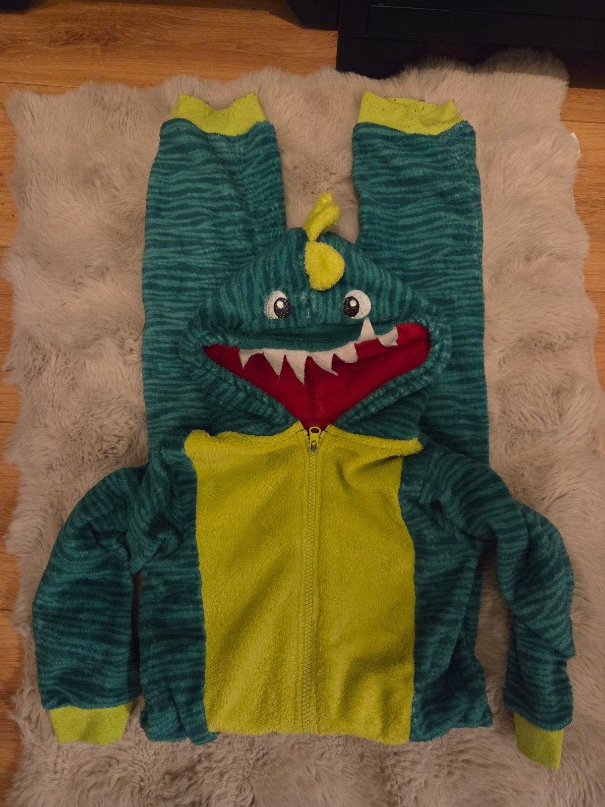 Leuke dinosaurus onesie, naadje los maar makkelijk te maken, Ophalen of Verzenden, Gebruikt, Onbekend, Jongen of Meisje