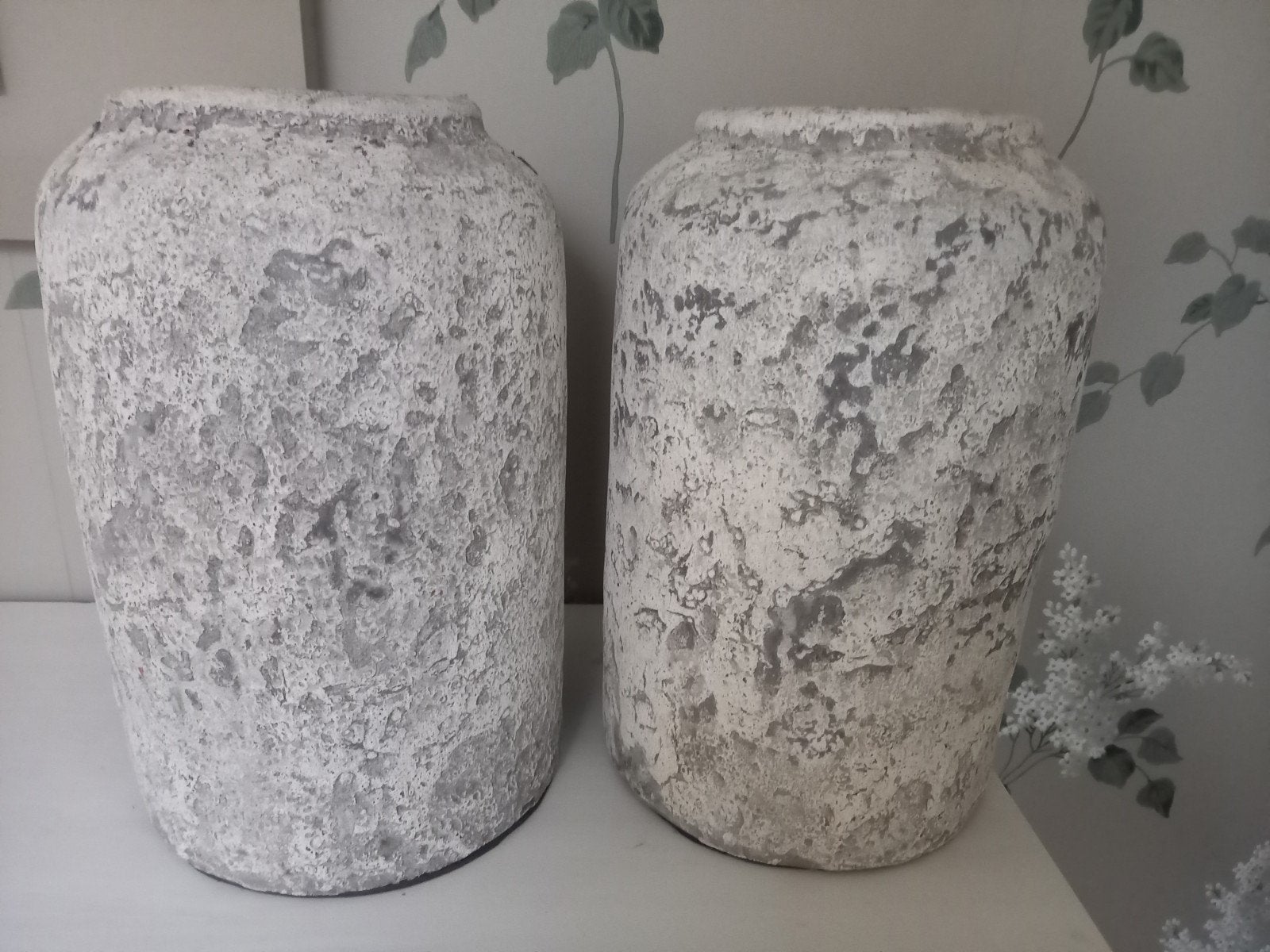 2 landelijke grijze potten., Ophalen, Rond, Binnen, Zo goed als nieuw