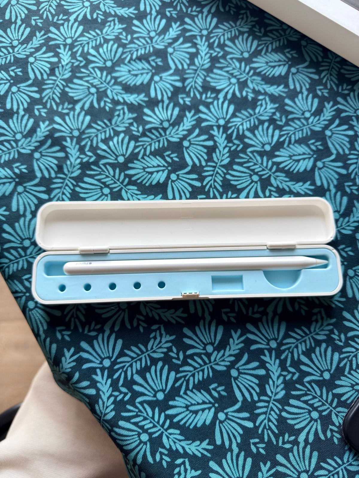 Foto 9 van Ipad pro 12,9 5e gen (M1) 256gb + pencil + magic keyboard