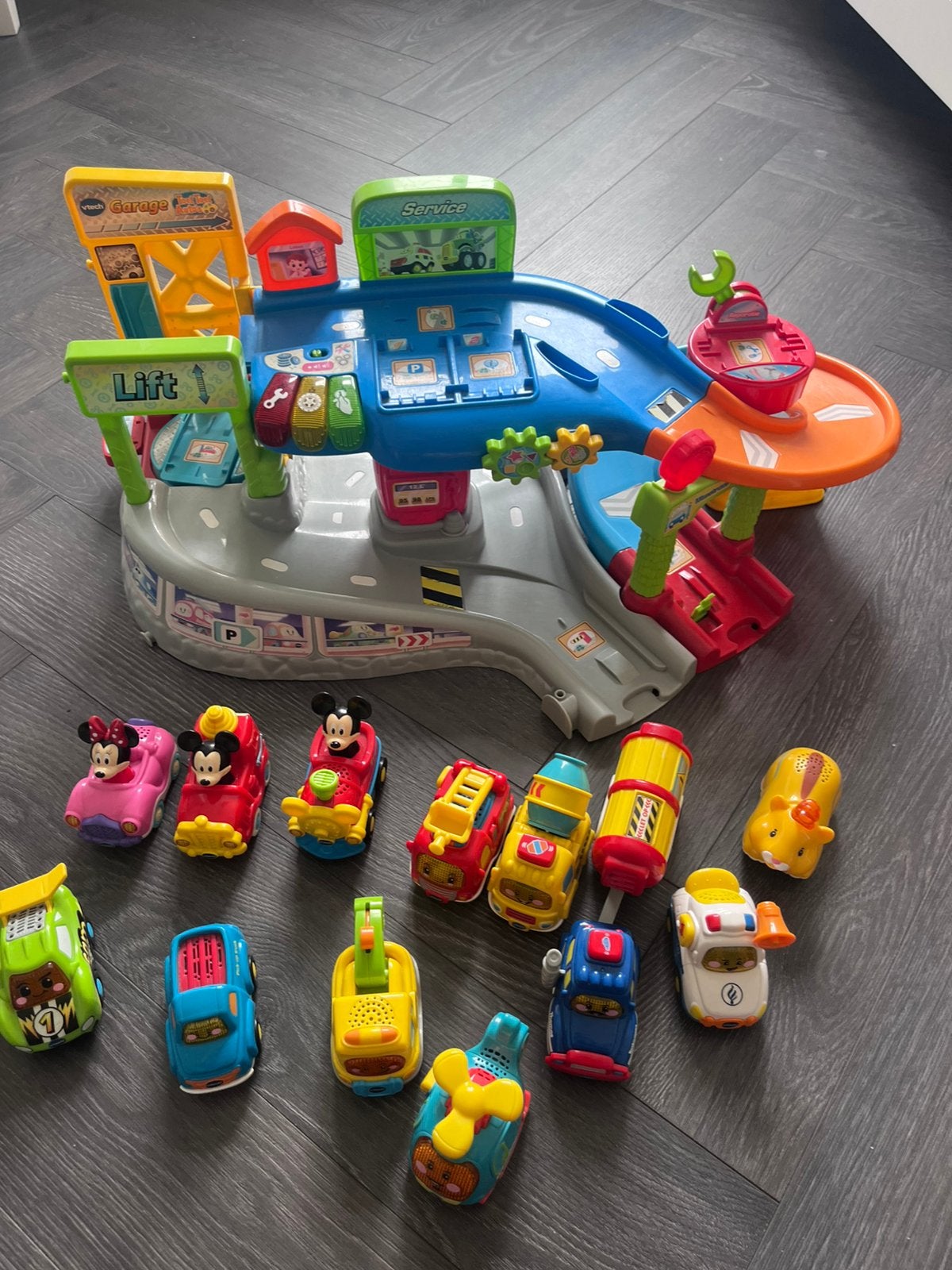 Vtech toet toet auto garage met veel autos, Kinderen en Baby's, Speelgoed | Vtech, Ophalen, Gebruikt, 2 tot 4 jaar