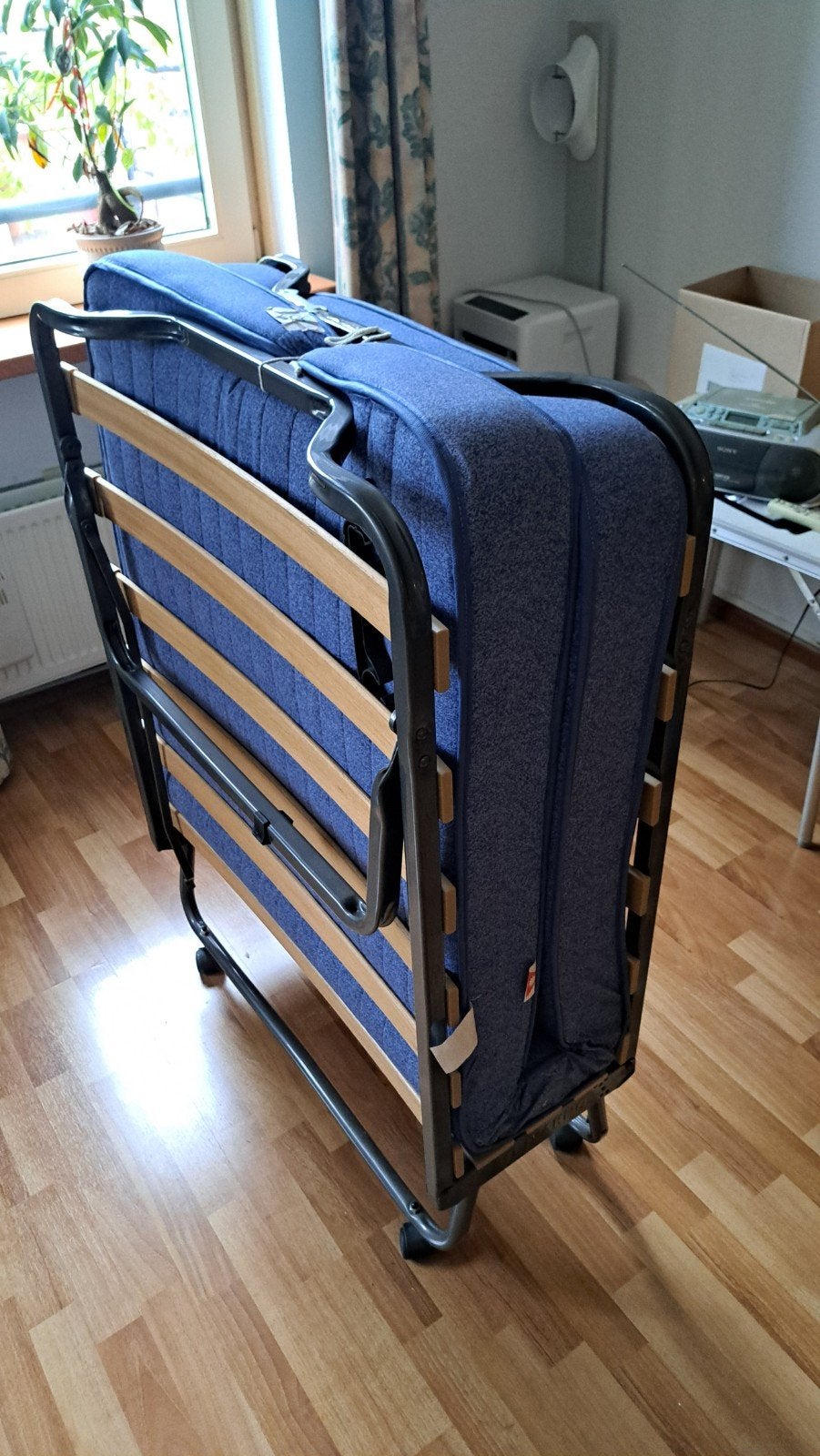 Handig opklapbaar logeerbed met matras en beschermhoes, Ophalen