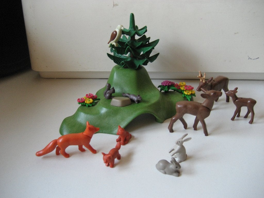 playmobil bosdieren bij heuvel met dennenboom, Kinderen en Baby's, Speelgoed | Playmobil, Ophalen of Verzenden, Zo goed als nieuw