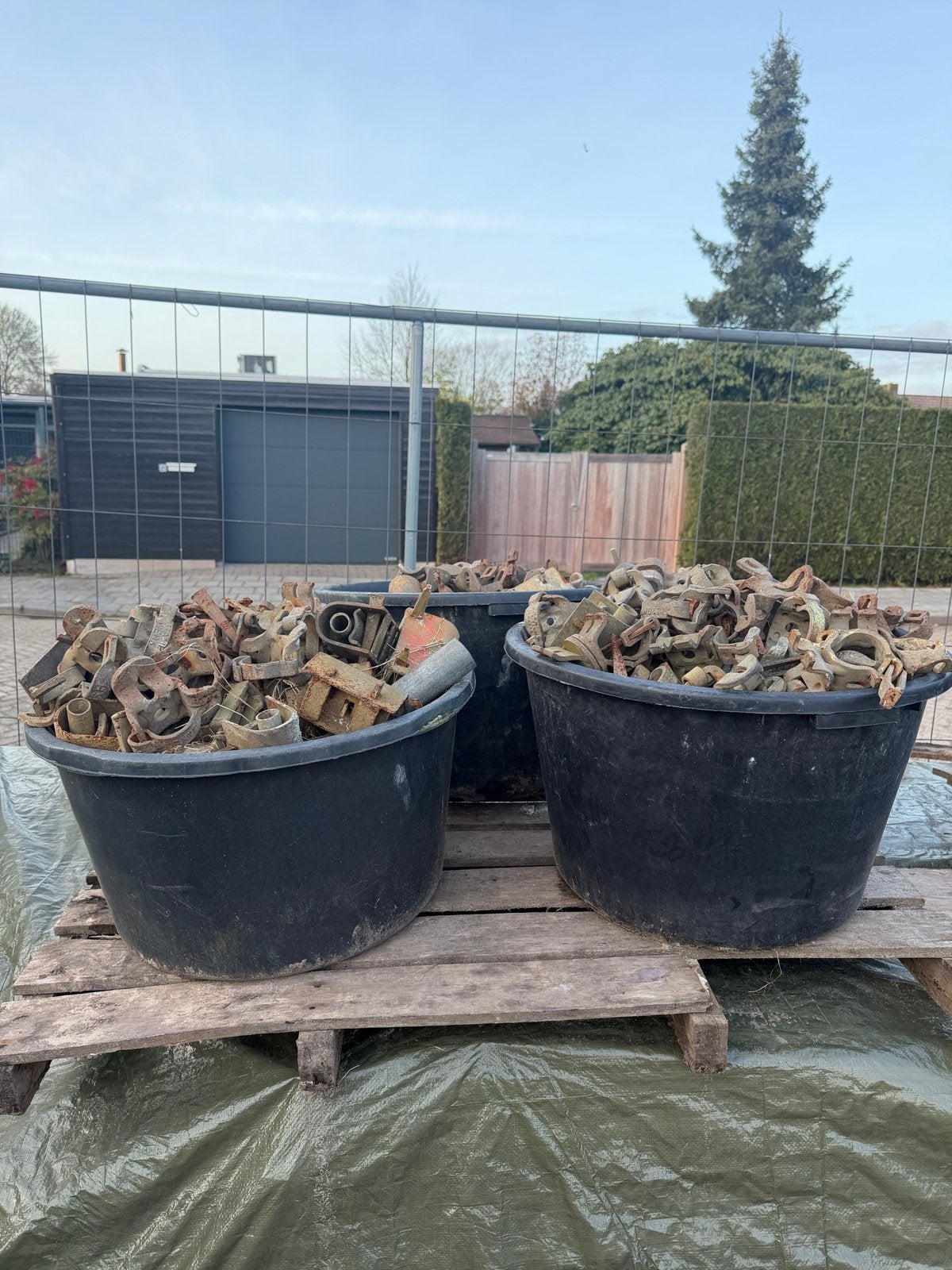 Grote partij steigerbuizen en koppelingen, Doe-het-zelf en Verbouw, Steigers, Ophalen, Gebruikt, Gevelsteiger, 5 meter of hoger