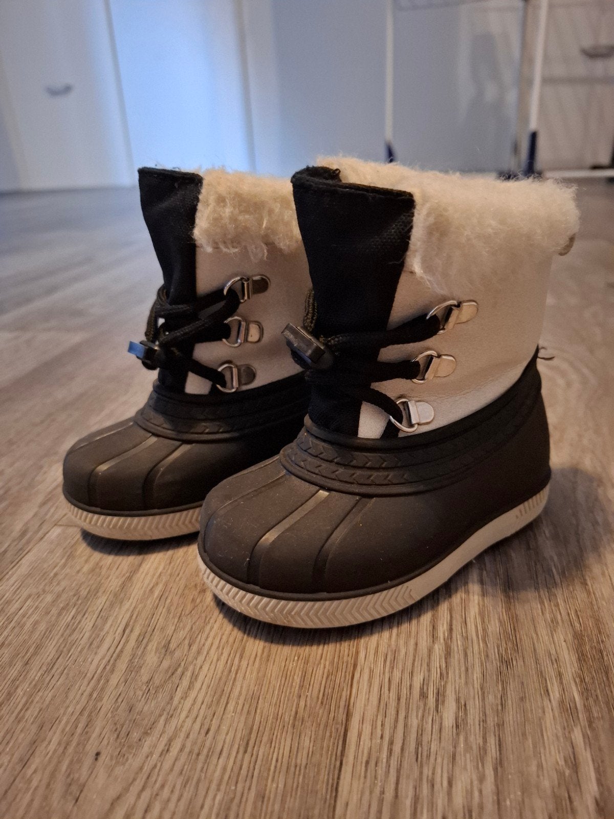 Warme snowboots- Ideaal voor winter en regen, Gebruikt, Jongen of Meisje, Ophalen of Verzenden, Laarzen
