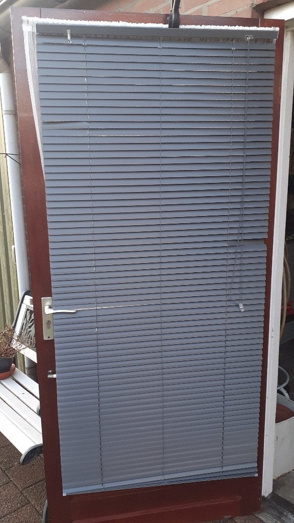 Jaloezieën kleur donker grijs;, Huis en Inrichting, Stoffering | Gordijnen en Lamellen, Ophalen, Gebruikt, 170 cm, Grijs