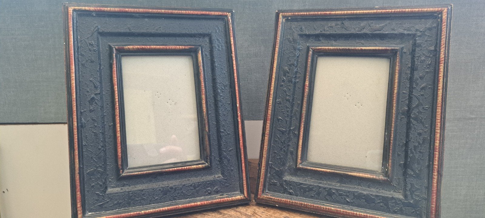 Set van 2 Riviera Maison fotolijsten - Zwart/Goud, Huis en Inrichting, Woonaccessoires | Lijsten, Gebruikt, Hangend, Ophalen of Verzenden