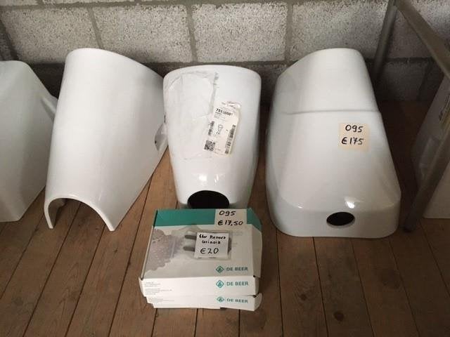 060. Urinoirs Latrine Plasbak Herentoilet WC, Ophalen, Nieuw, Wit, Toilet-accessoire