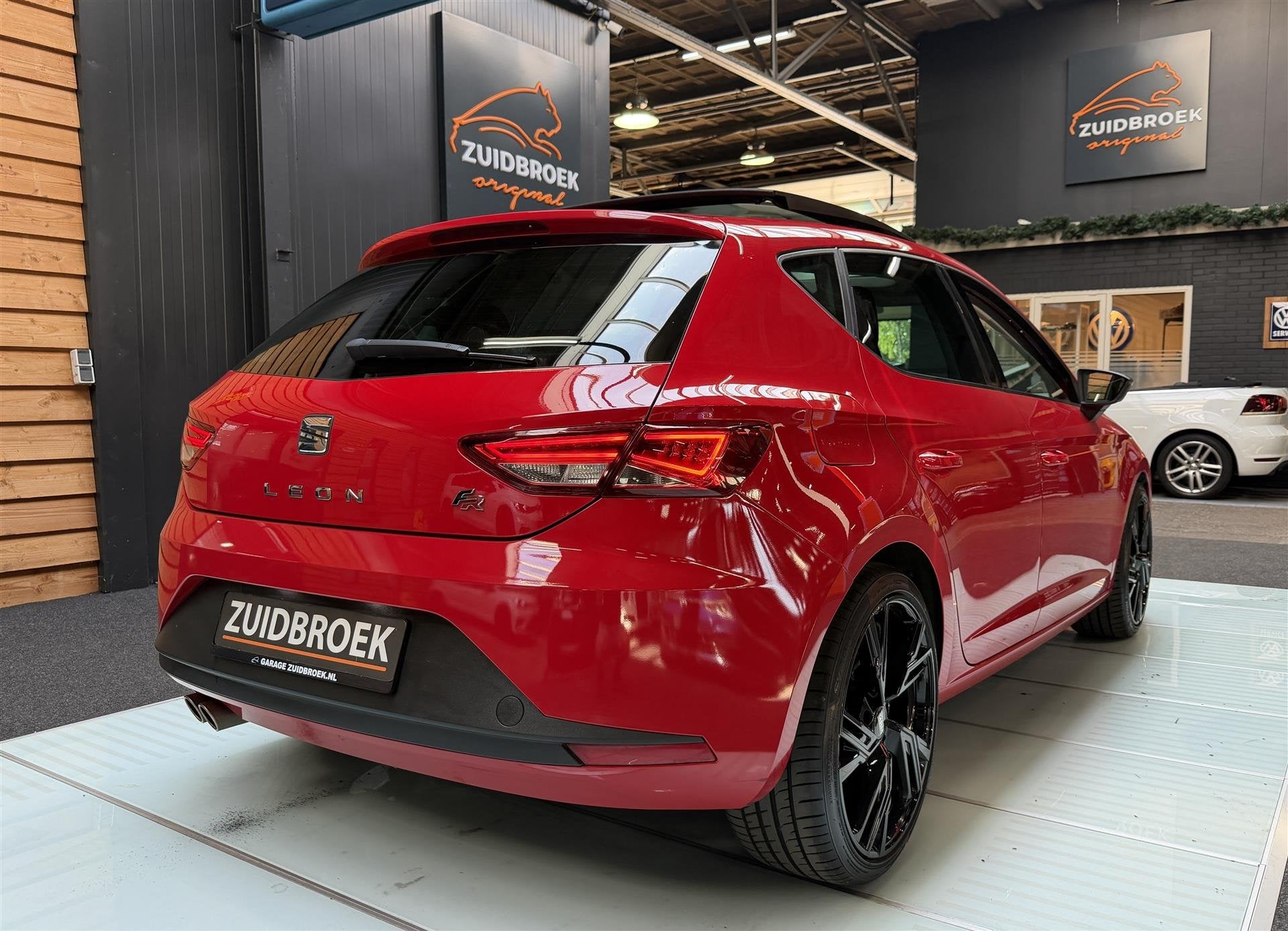 Foto 11 van SEAT Leon 1.4 TSI FR Pano | Led | Maxton | Navi | Clima