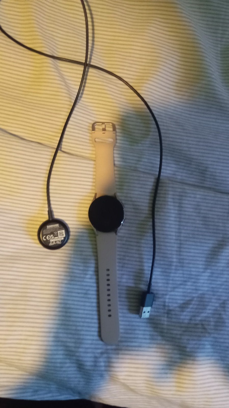 Samsung Galaxy Watch 4 Classic 42mm Zilver met Oplader, Ophalen, Zo goed als nieuw
