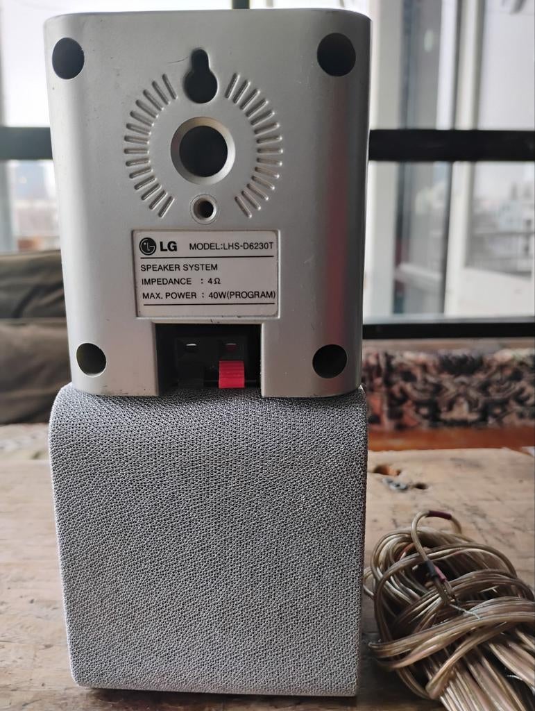 LG speaker system, Audio, Tv en Foto, Luidsprekers, Ophalen of Verzenden, Minder dan 60 watt, Front, Rear of Stereo speakers, Overige merken