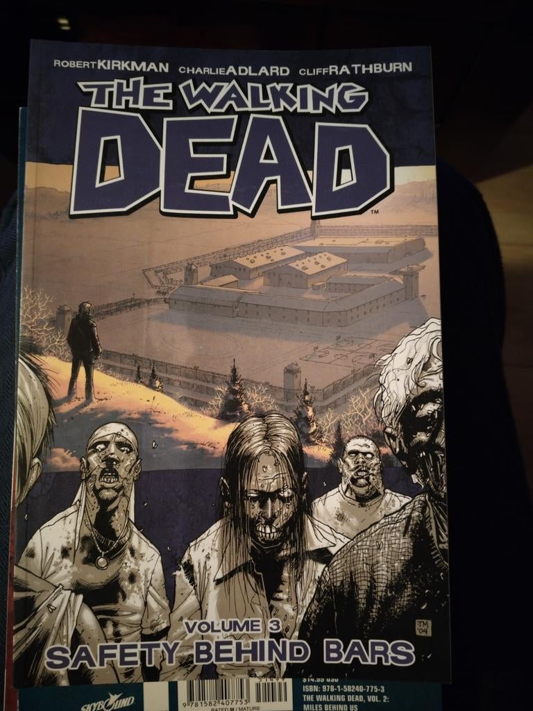 The Walking Dead Volume 3 - Safety Behind Bars, Eén comic, Amerika, Ophalen of Verzenden, Zo goed als nieuw