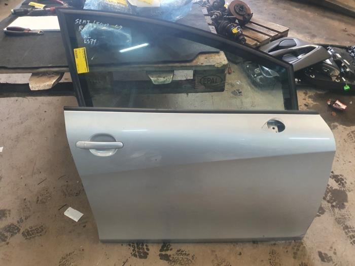 Portier 4Deurs rechts-voor van een Seat Leon (LS7Y), Gebruikt, -, Deur, -