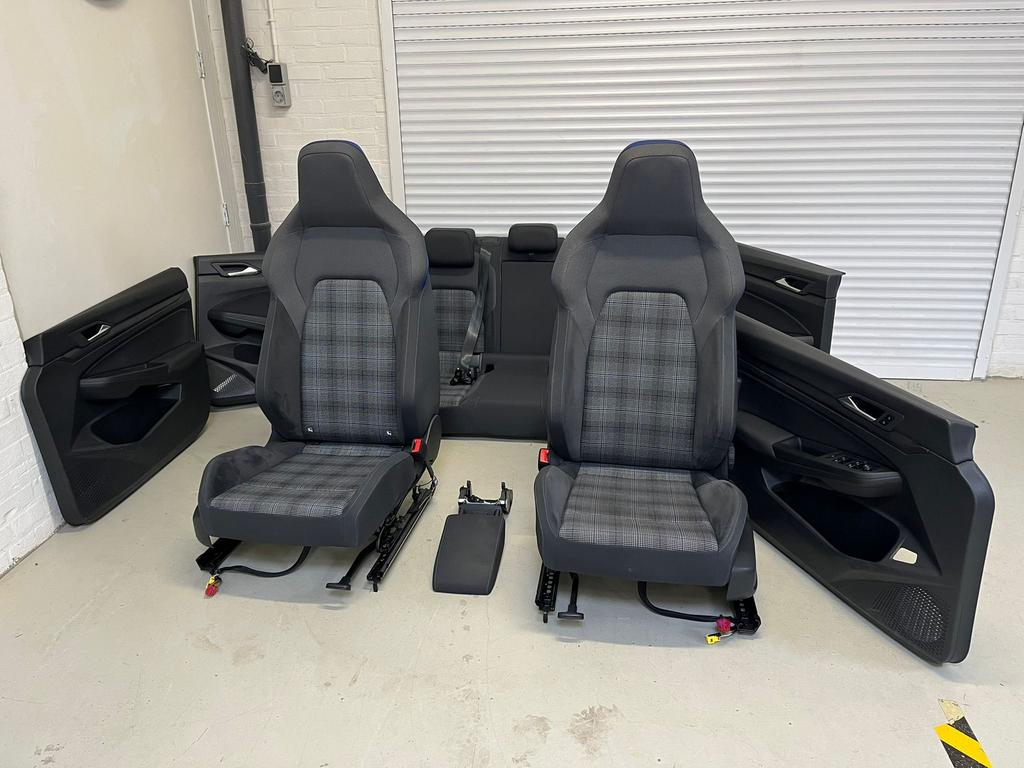 Vw golf 8 GTE Stof Alcantara leer incl airbags, Ophalen of Verzenden, Nieuw