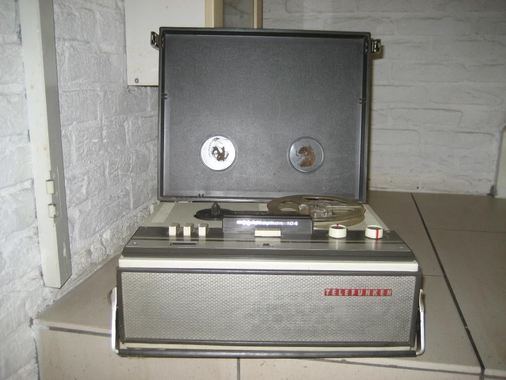 60s vintage telefunken bandrecorder met microphone, Audio, Tv en Foto, Ophalen of Verzenden, Bandrecorder, Met stofkap