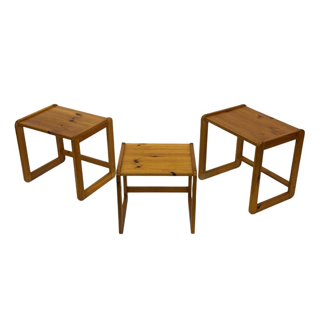 Vintage set van drie grenen bijzettafels nesting tafels jare, Minder dan 55 cm, Gebruikt, Vintage, Rechthoekig