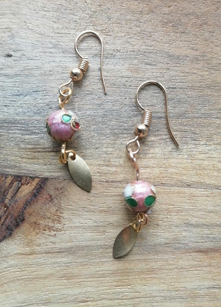 Nieuwe zelfgemaakte oorbellen met roze Chinese kraal, Overige materialen, Hangers, Nieuw, Ophalen of Verzenden