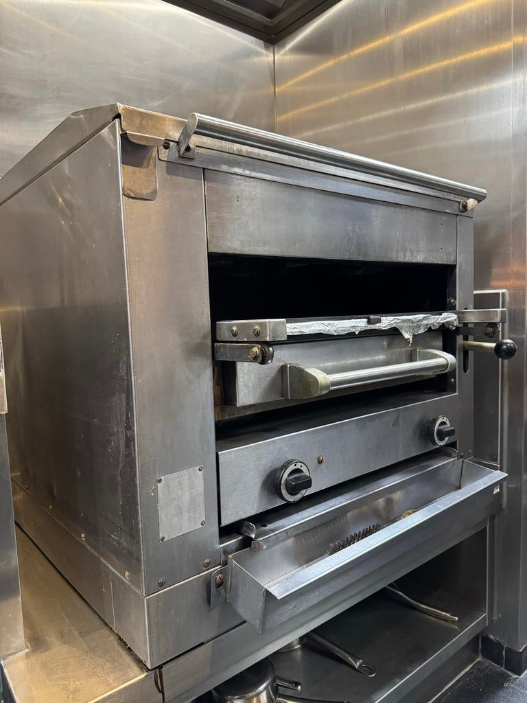 Montague Steakhouse Broiler Gasgrill - Professioneel, Zakelijke goederen, Horeca | Keukenapparatuur, Ophalen, Gebruikt, Fornuis, Frituur en Grillen