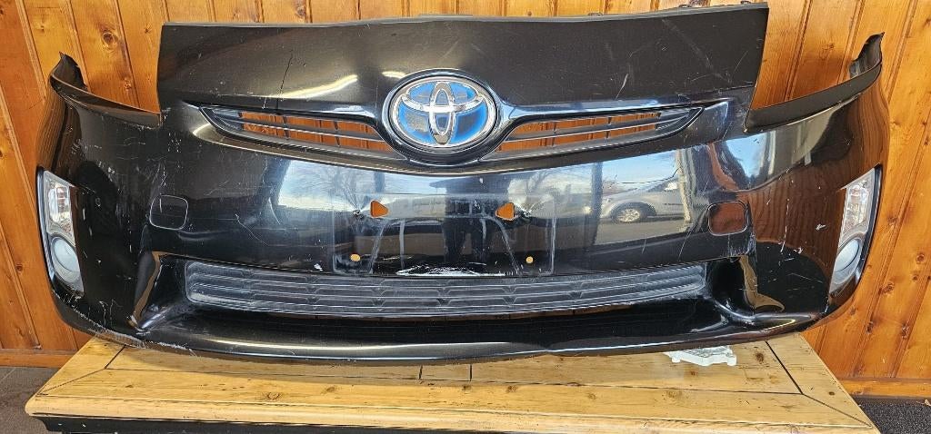 Toyota Prius Complete Voorbumper, Ophalen of Verzenden, Gebruikt, Toyota, Bumper