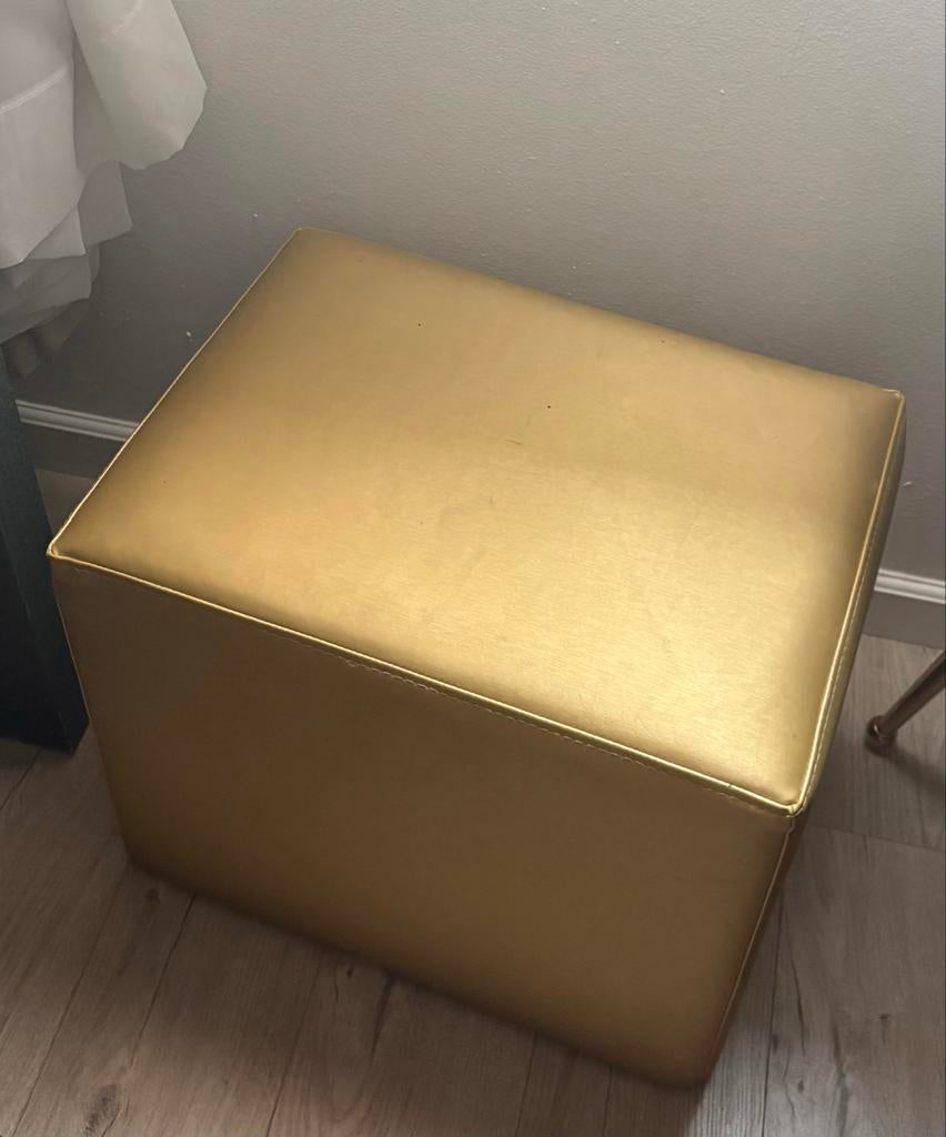 Gouden poef, Ophalen, Kunststof, Gebruikt, Vierkant