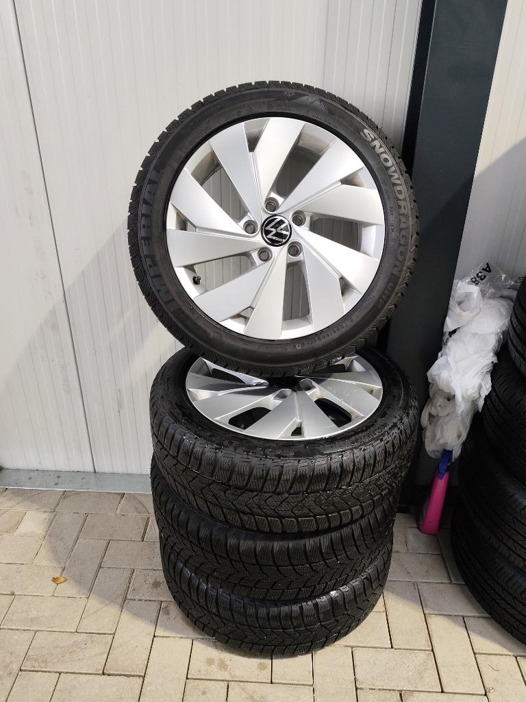VW Golf 8 17 inch velgen met winterbanden 205/50R17 originel, Auto-onderdelen, 17 inch, 205 mm, Winterbanden, Ophalen of Verzenden
