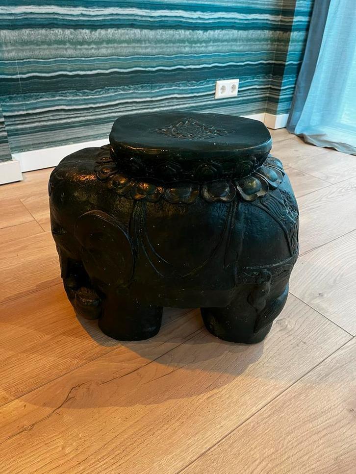Tafeltje/beeld olifant groen, Ophalen, Zo goed als nieuw