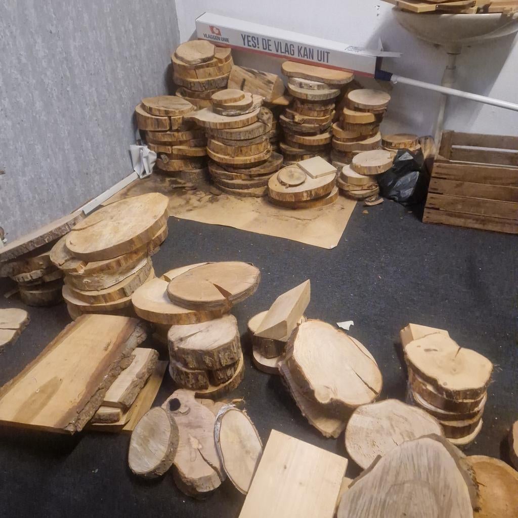 Kurkdroge houten schijven, 100 stuks, 12-60cm, Doe-het-zelf en Verbouw, Hout en Planken, Gebruikt, Minder dan 25 mm, Overige typen