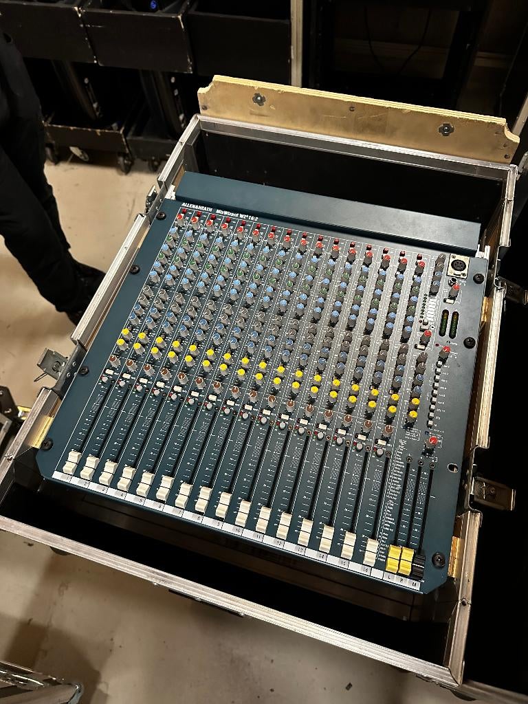 Mengtafel Allen & Heath Mixwizzard 16:2, Muziek en Instrumenten, Ophalen, Gebruikt, 10 tot 20 kanalen