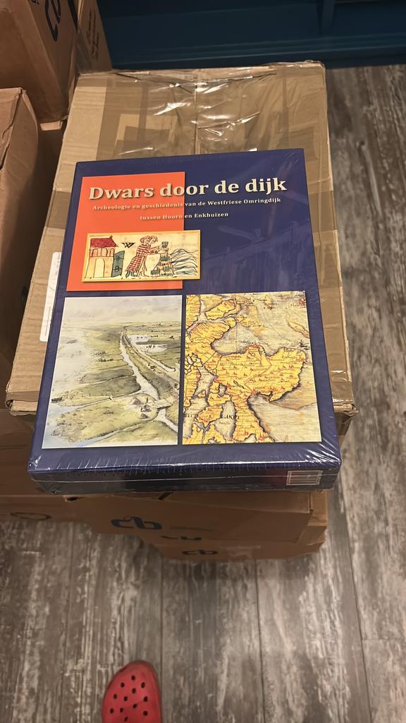 Dwars door de Dijk ( Bartels), Boeken, Verzenden, Zo goed als nieuw, Europa