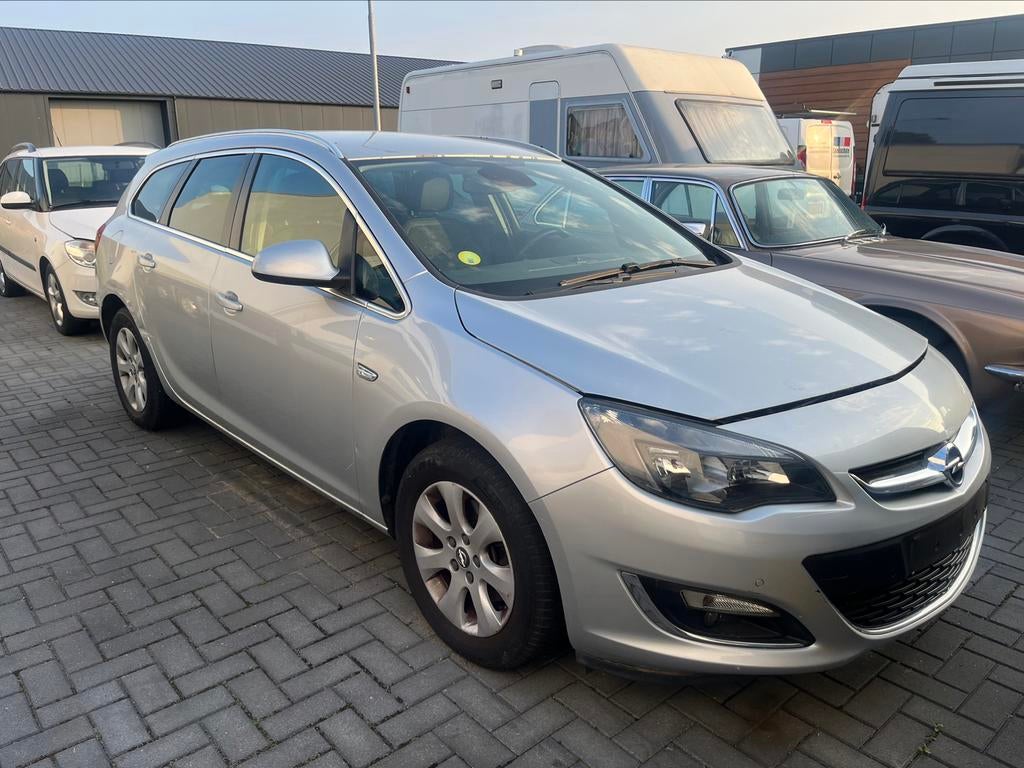 Opel astra 1,7 CDTI Combi Navi 2015 Distributie defect, Auto's, Opel, Euro 5, Zwart, 4 cilinders, Stationwagon