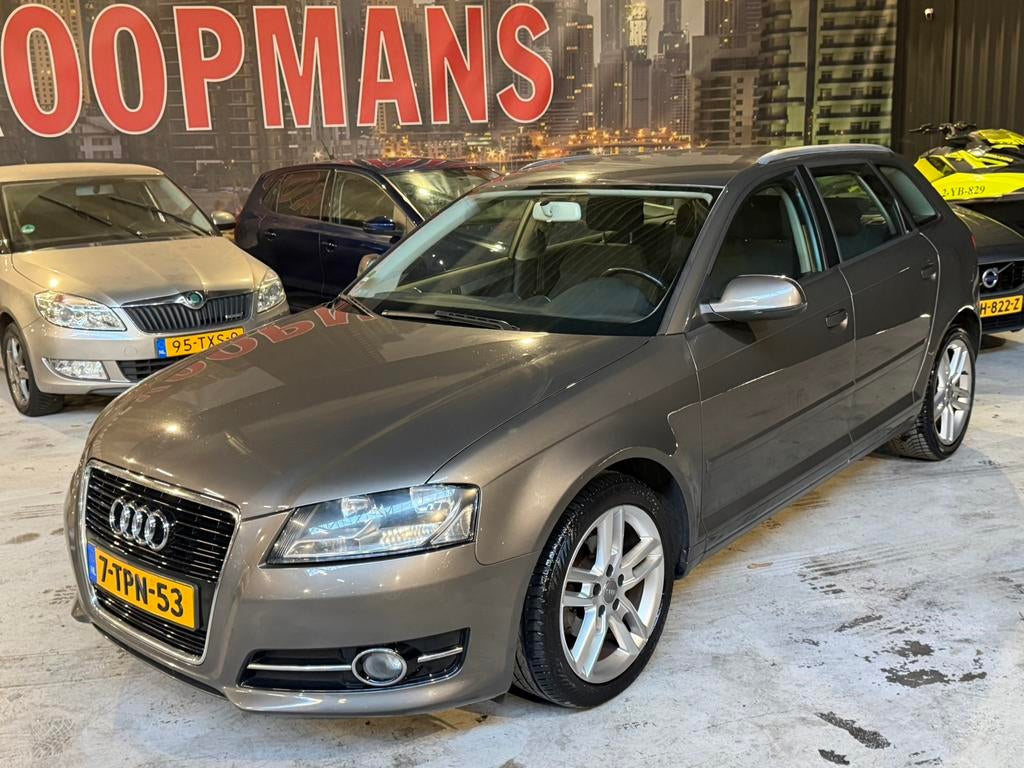 Audi A3 1.6 TDI 77KW Sportback S-tronic 2013 S-Line/Facelift, Auto's, Automaat, Euro 5, Stof, Zwart