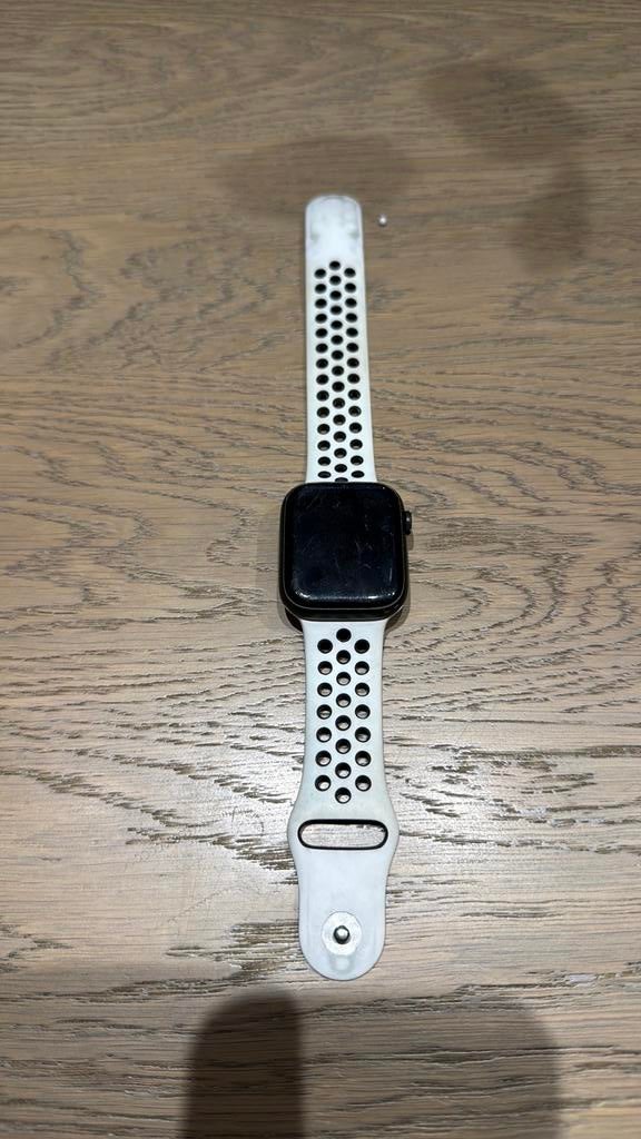 Apple Watch Series 7 45mm, Sieraden, Tassen en Uiterlijk, Smartwatches, Gebruikt, IOS, Ophalen of Verzenden, Waterdicht
