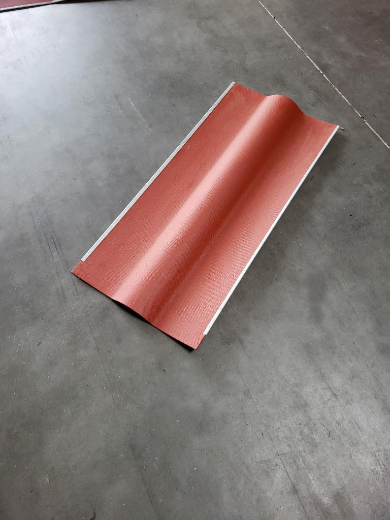 Overgebleven nokstukken, windveren, dak toebehoren, guttanit, Ophalen, Overige materialen, Overige kleuren, -
