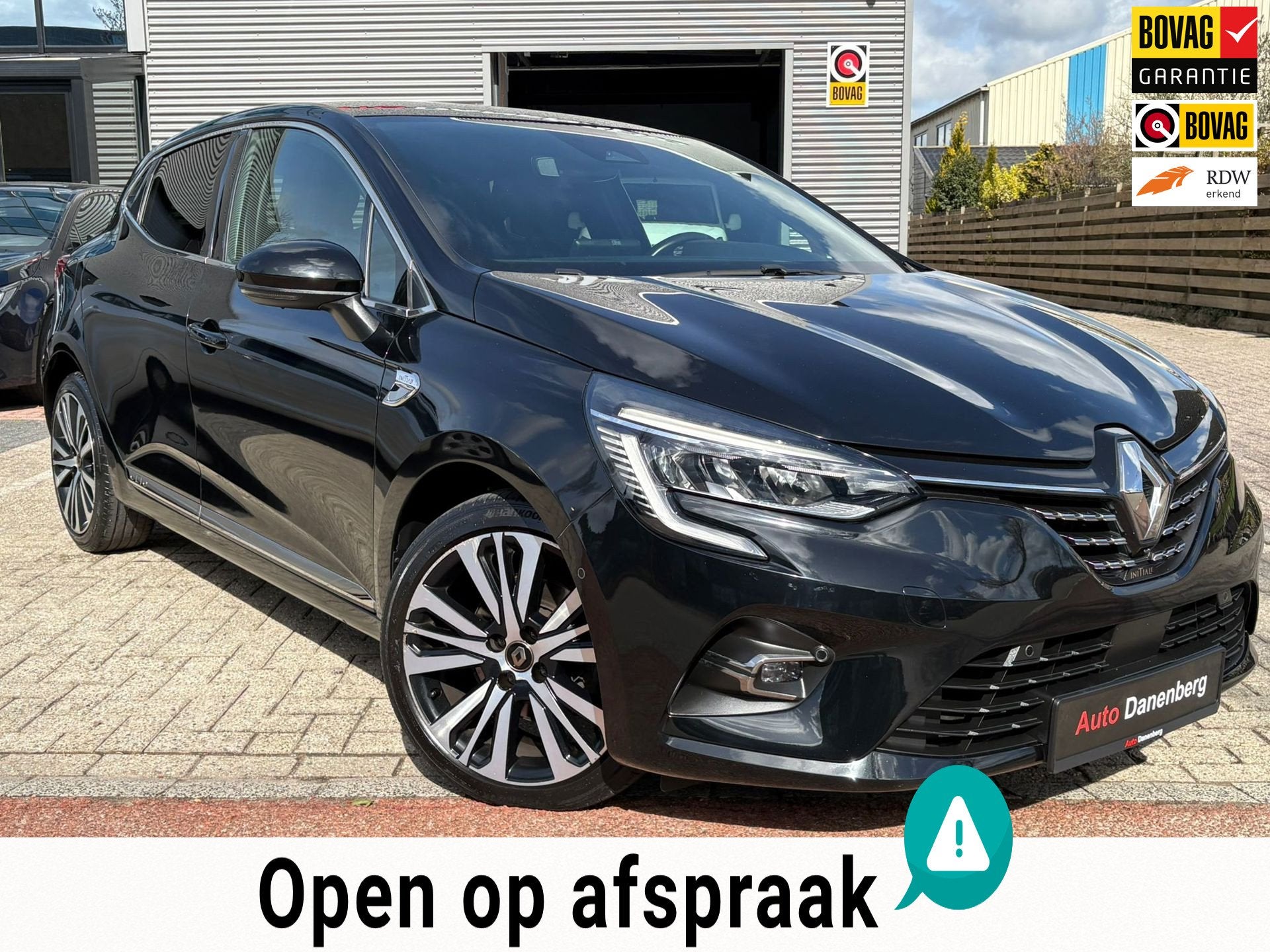 Renault Clio 1.3 TCe Initiale Paris LEER!CAMERA!BOL-VOL! GAR, Auto's, Renault, Automatische klimaatregeling, 15 km/l, Zwart, 4 cilinders
